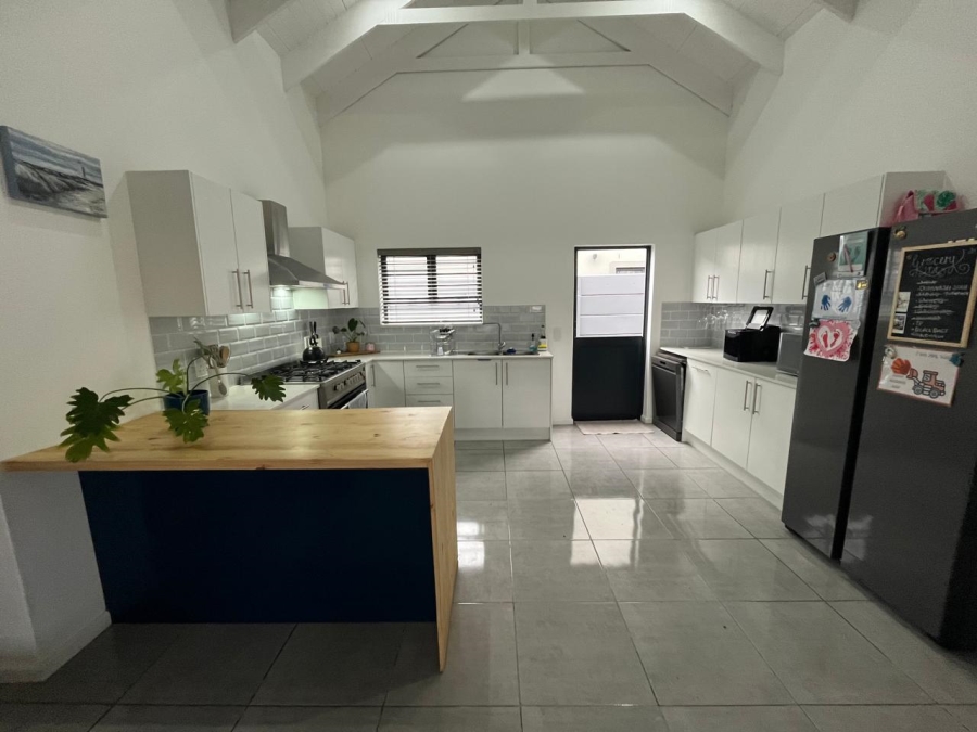 2 Bedroom Property for Sale in Anchorage Park Western Cape